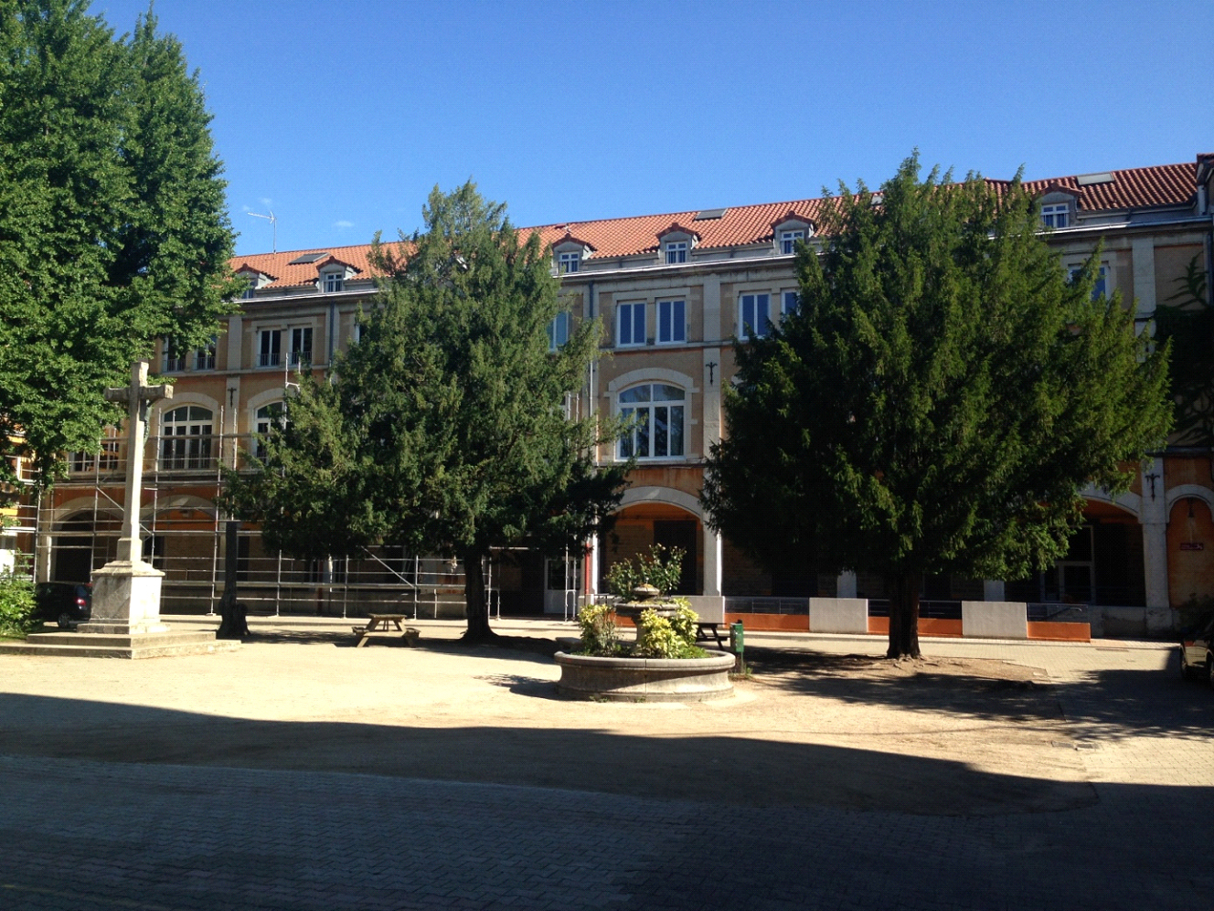 Travaux de rénovation de façades du lycée St Joseph à Lyon.